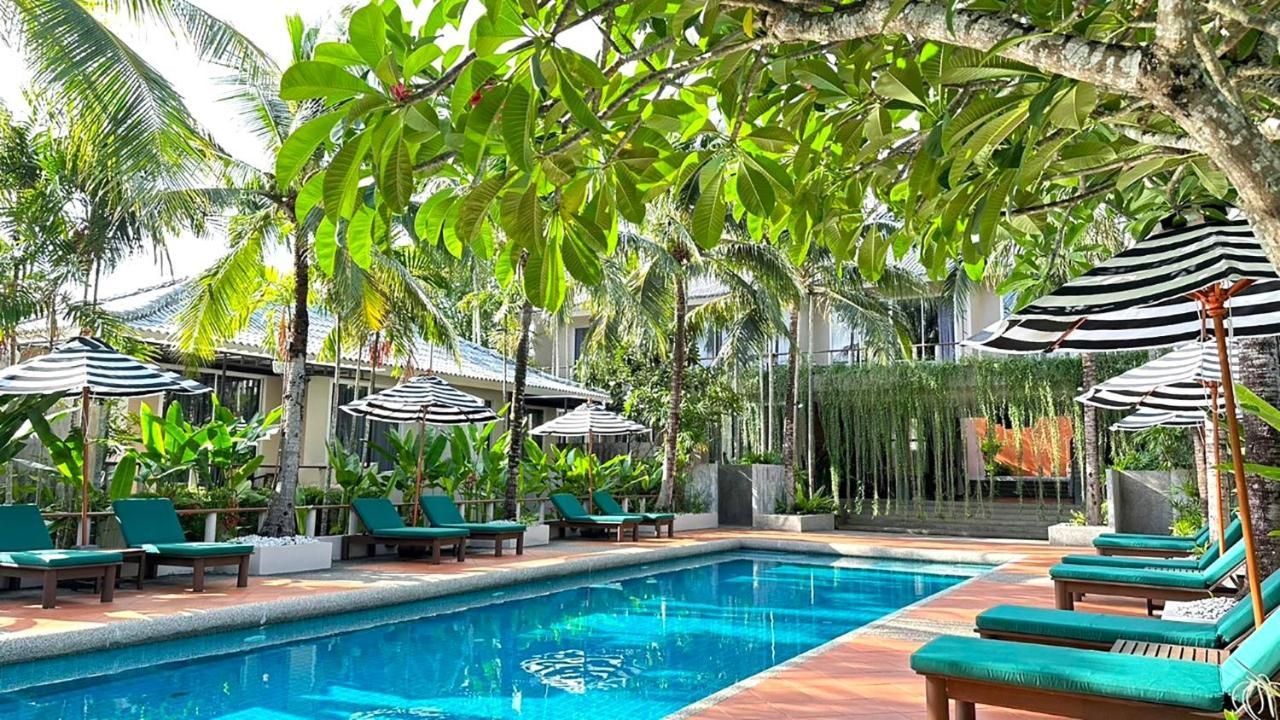 Signature Phuket Resort Chalong Bagian luar foto