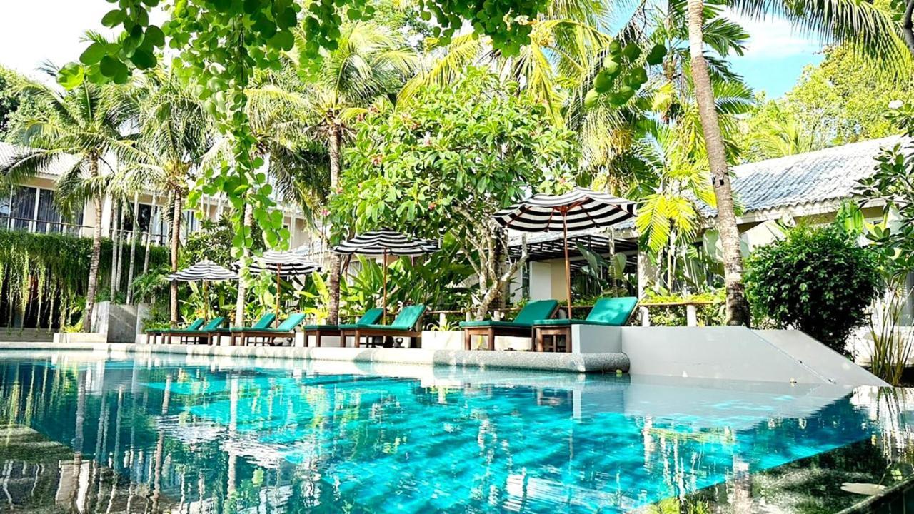 Signature Phuket Resort Chalong Bagian luar foto