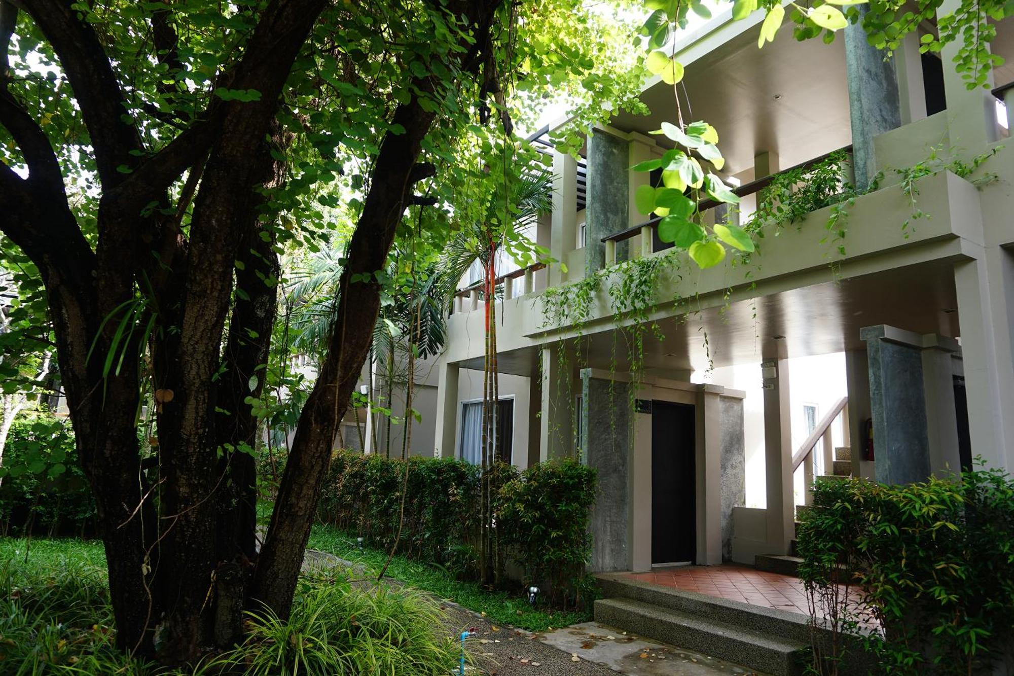 Signature Phuket Resort Chalong Bagian luar foto