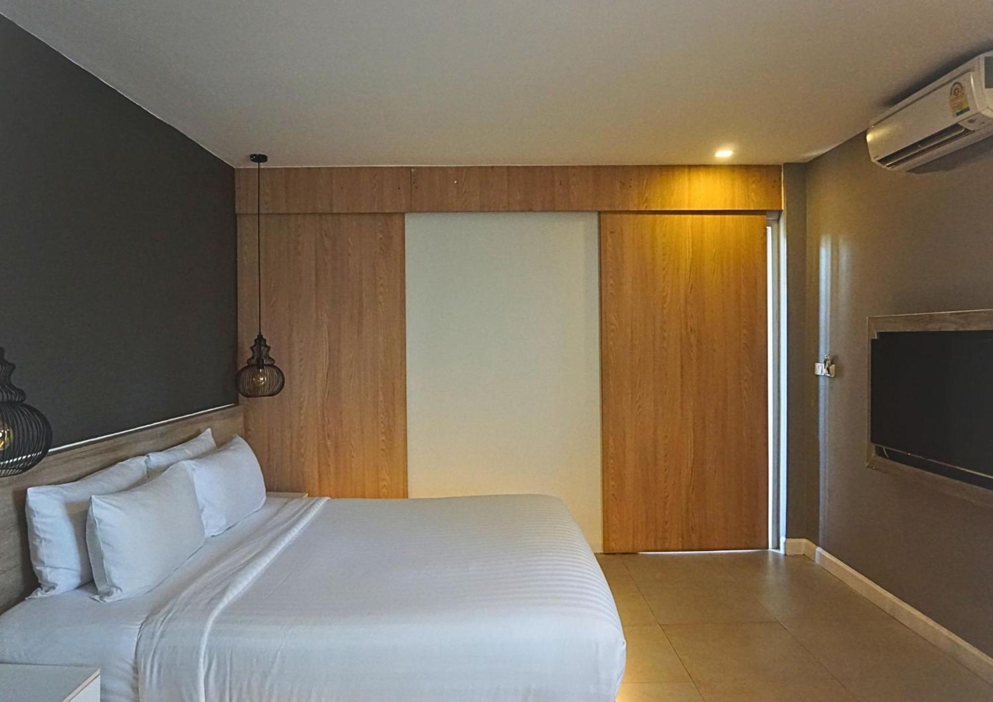 Signature Phuket Resort Chalong Bagian luar foto