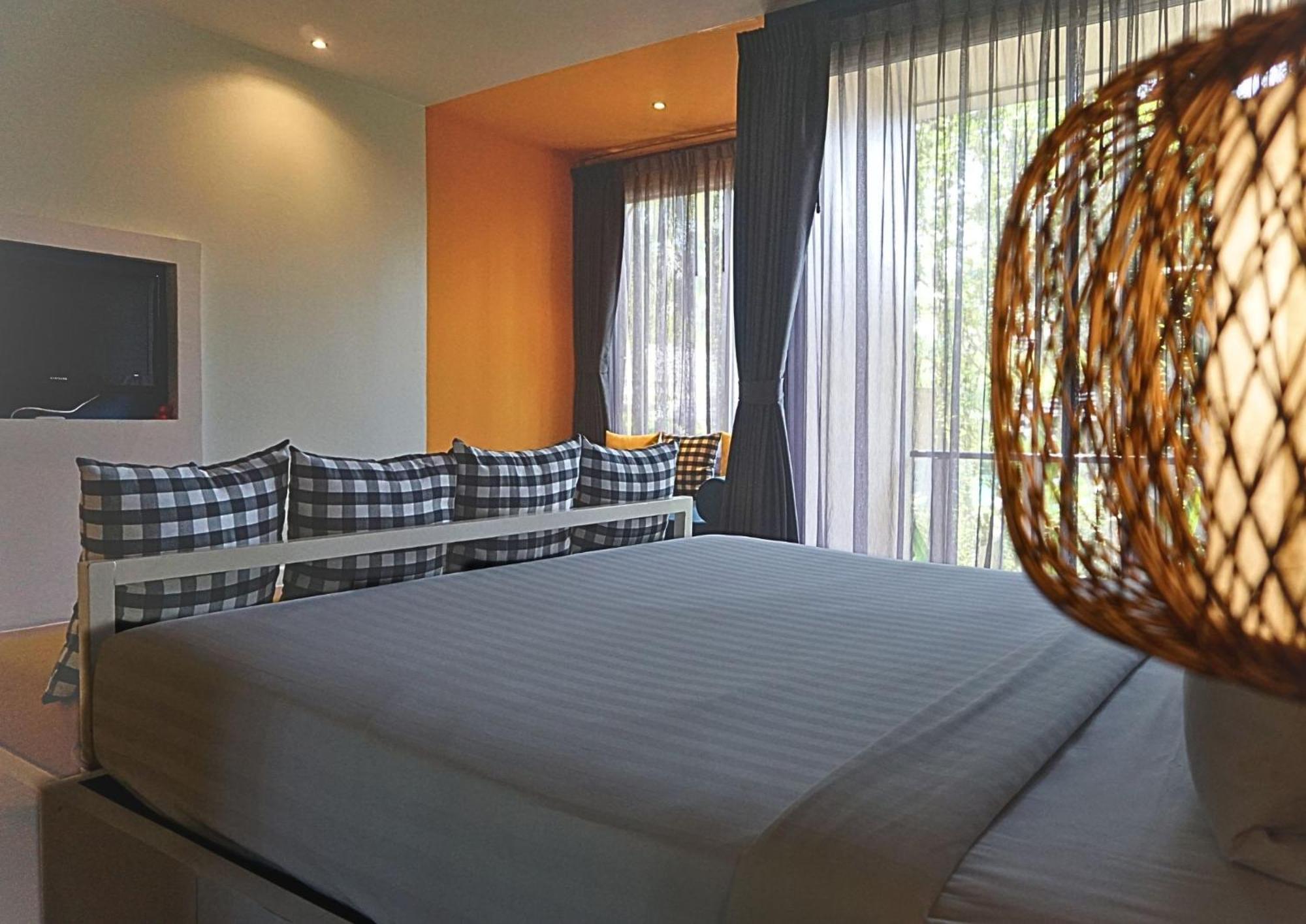 Signature Phuket Resort Chalong Bagian luar foto