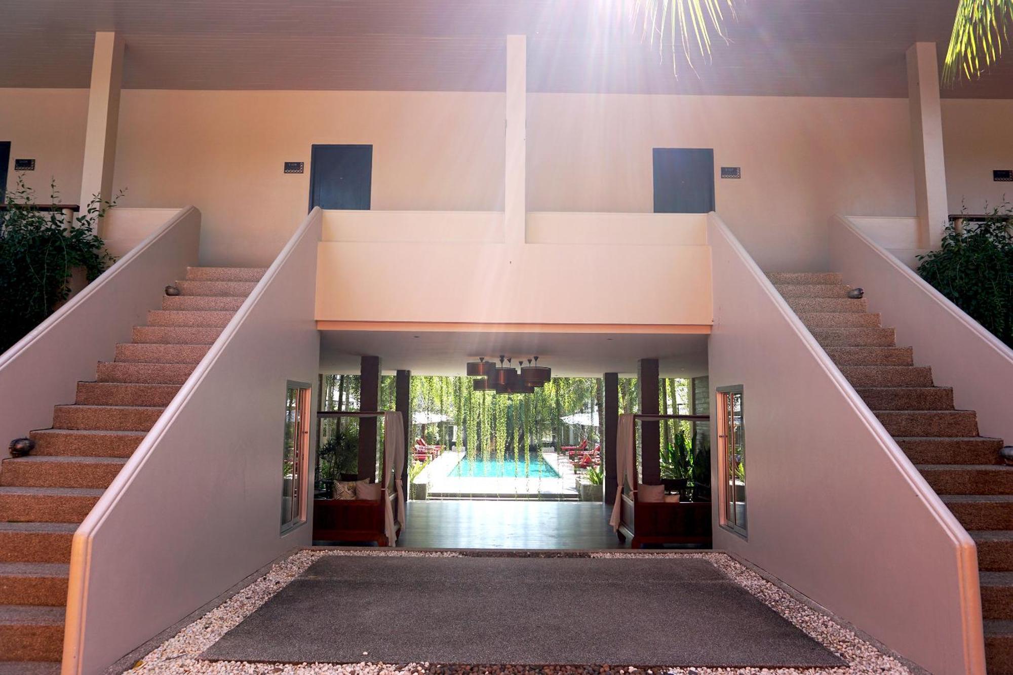 Signature Phuket Resort Chalong Bagian luar foto
